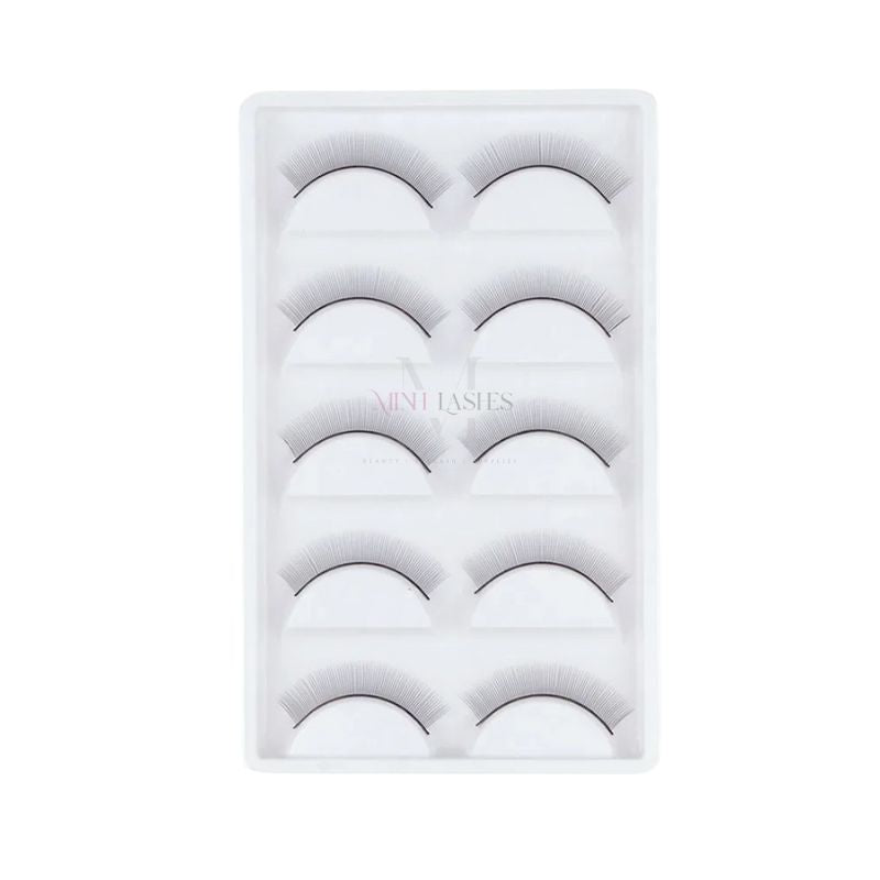 Full tray of training eyelashes designed for eyelash extension practice and professional lash training.
