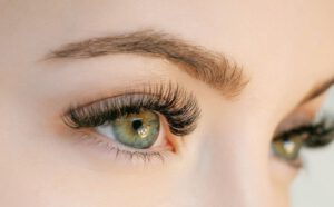 What Are Eyelashes, And What Do They Do?