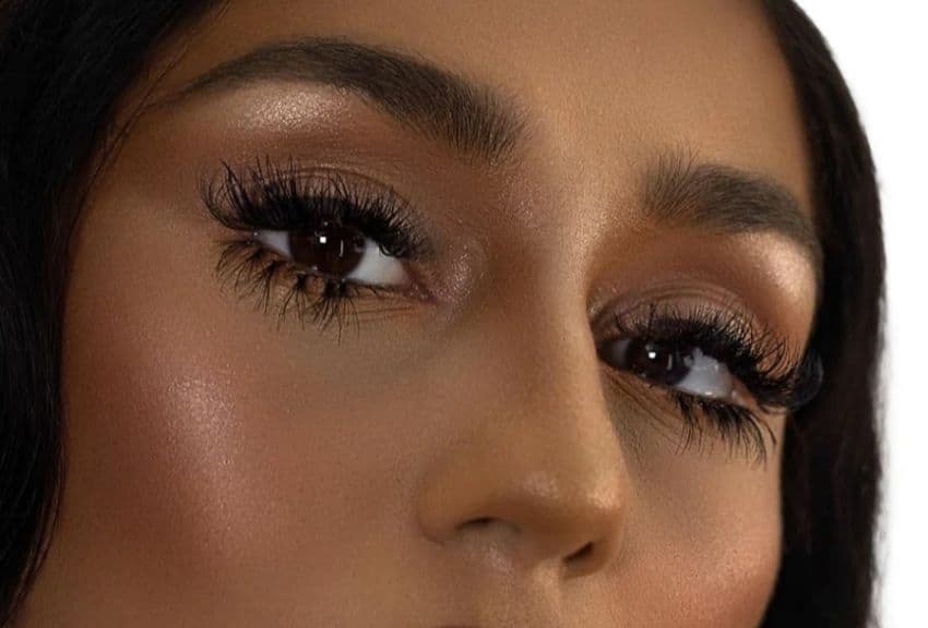Choosing the Right Type of False Eyelashes